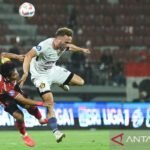 Ze Valente Kembali ke Yogya dengan Seragam PSIM